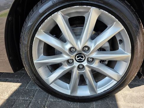 Used 2017 MAZDA MAZDA3 Grand Touring w/ Premium Equipment Package FWD image 7