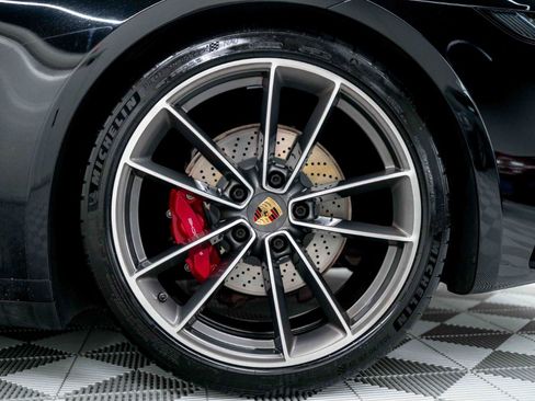 Used 2020 Porsche 911 Carrera 4S AWD/4WD image 33