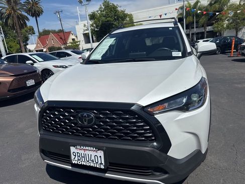 Used 2022 Toyota Corolla Cross LE w/ Black Badges Package (TMS) image 9