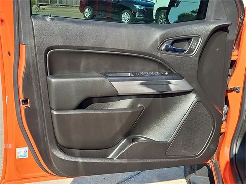 Used 2021 Chevrolet Colorado LT w/ Safety Package image 17