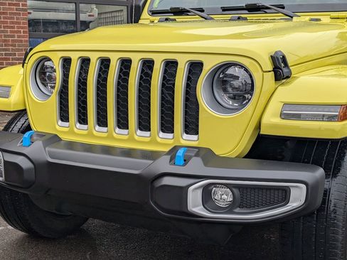 Used 2023 Jeep Wrangler Sahara w/ Cold Weather Group image 11