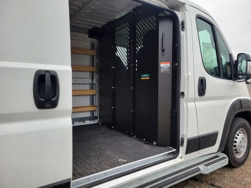Used 2025 RAM ProMaster 2500 w/ U-Haul Equipment Group FWD image 17
