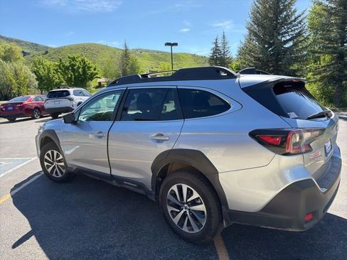 Used 2025 Subaru Outback Premium AWD/4WD image 7