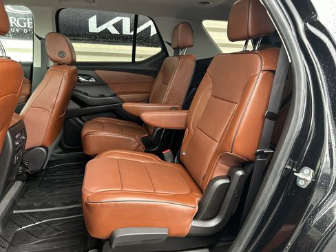 Used 2019 Chevrolet Traverse High Country w/ LPO, 'HIT The Road' Package AWD/4WD image 13