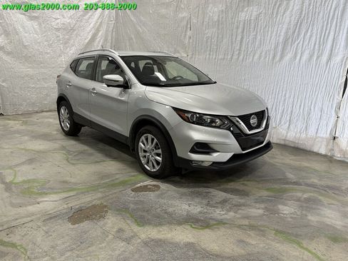 Used 2022 Nissan Rogue Sport SV w/ Technology Package AWD/4WD image 2