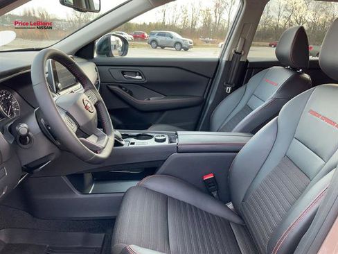 Used 2025 Nissan Rogue SV w/ Rock Creek Premium Package image 10