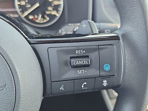 Used 2023 Nissan Rogue SV AWD/4WD image 10