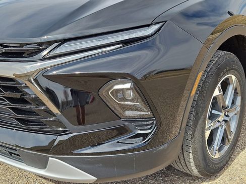 Used 2025 Chevrolet Blazer LT image 9