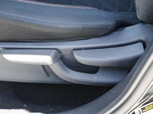 Used 2021 Nissan Kicks SR FWD image 21