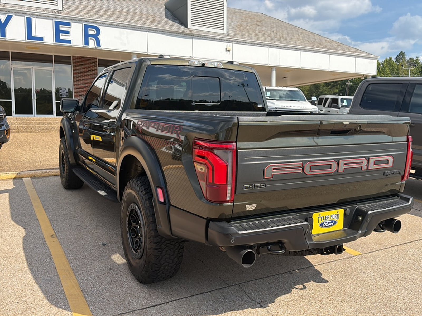 Used 2024 Ford F150 Raptor AWD/4WD image 9