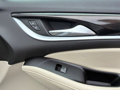 Used 2019 Buick Enclave Premium w/ Experience Buick Package AWD/4WD image 23