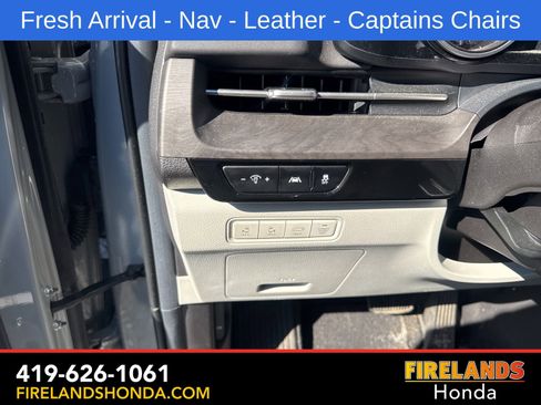 Used 2024 Kia Carnival EX FWD image 16