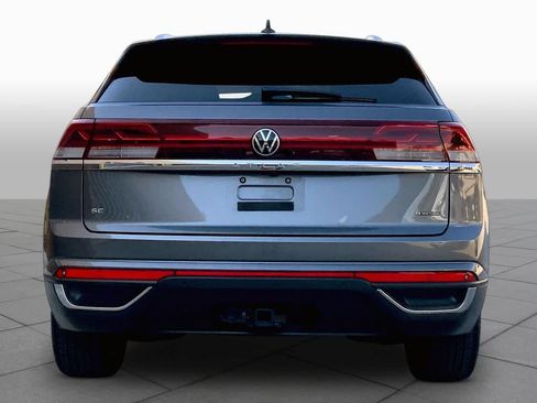 Used 2024 Volkswagen Atlas Cross Sport SE w/ Black Wheel Package AWD/4WD image 5