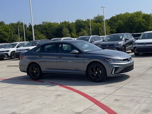 New 2026 Volkswagen Jetta SE FWD image 5
