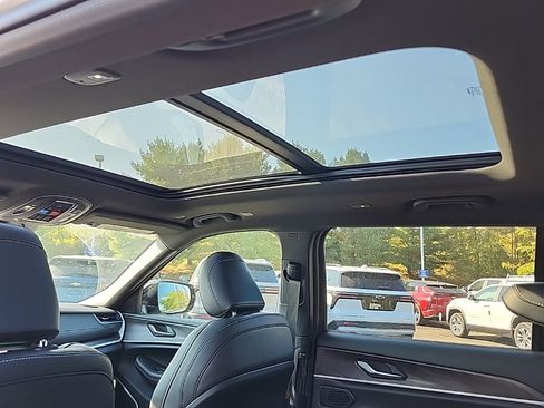 New 2025 Jeep Grand Cherokee L Limited w/ Black Appearance Package image 24