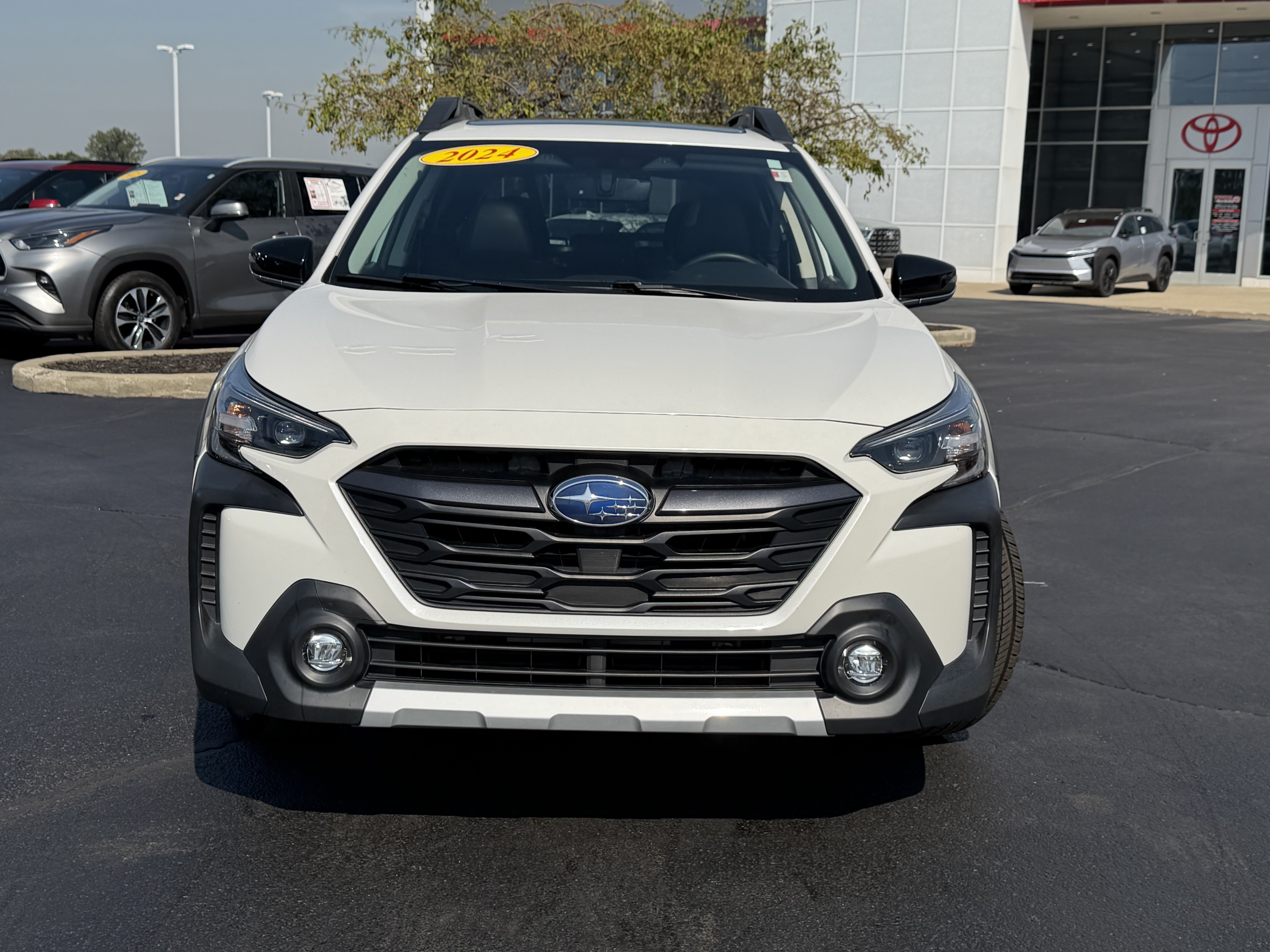 Used 2024 Subaru Outback Limited XT AWD/4WD image 2