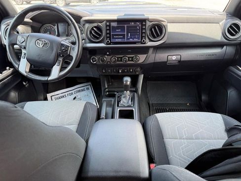 Used 2020 Toyota Tacoma TRD Sport w/ Technology Package AWD/4WD image 17