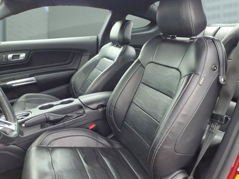 Used 2021 Ford Mustang GT Premium w/ Equipment Group 401A RWD image 13