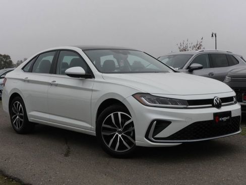 New 2026 Volkswagen Jetta SE image 3