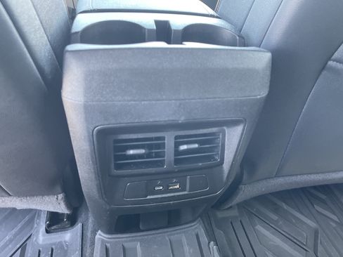 Used 2024 GMC Canyon AT4 w/ Technology Package AWD/4WD image 37