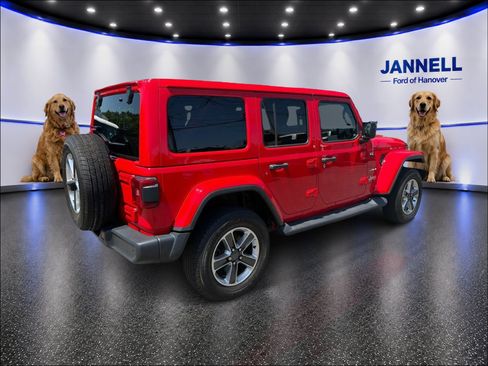 Used 2018 Jeep Wrangler Unlimited Sahara w/ Dual Top Group AWD/4WD image 6