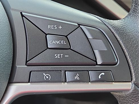 Used 2024 Nissan Altima 2.5 SV image 19