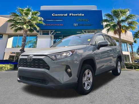 Used 2021 Toyota RAV4 XLE w/ Convenience Package FWD image 9