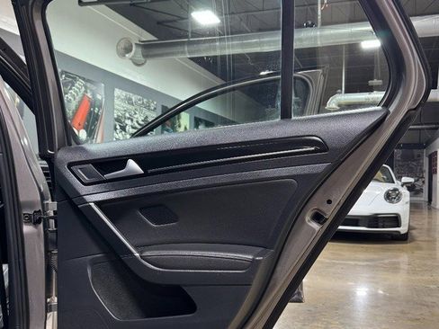 Used 2015 Volkswagen Golf R 4-Door image 26