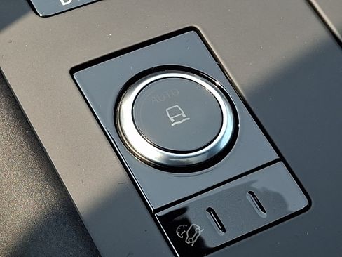 New 2026 Land Rover Discovery Dynamic SE AWD/4WD image 19