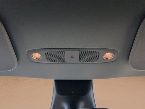 Used 2022 Tesla Model Y Performance image 17