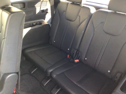 Used 2025 Kia Sorento S AWD/4WD image 9
