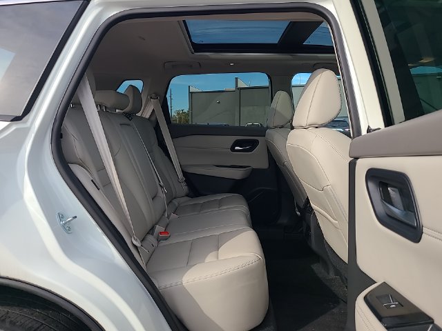 Used 2023 Nissan Rogue SL AWD/4WD image 31