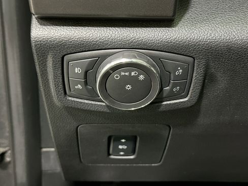 Used 2015 Ford F150 XLT w/ Equipment Group 302A Luxury image 17