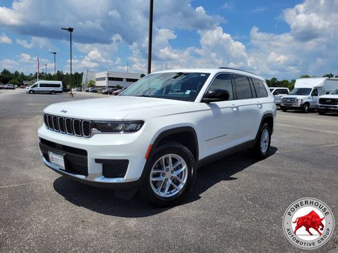 Used 2023 Jeep Grand Cherokee L Laredo AWD/4WD image 2