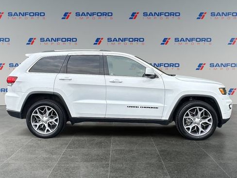 Used 2021 Jeep Grand Cherokee Laredo RWD image 6