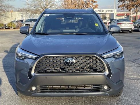 Used 2023 Toyota Corolla Cross XLE image 8