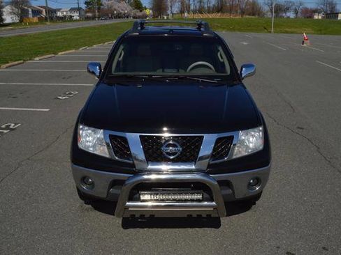 Used 2012 Nissan Frontier SL w/ Moonroof Pkg AWD/4WD image 11