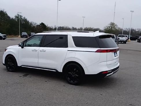 Used 2024 Kia Carnival SX Prestige image 6