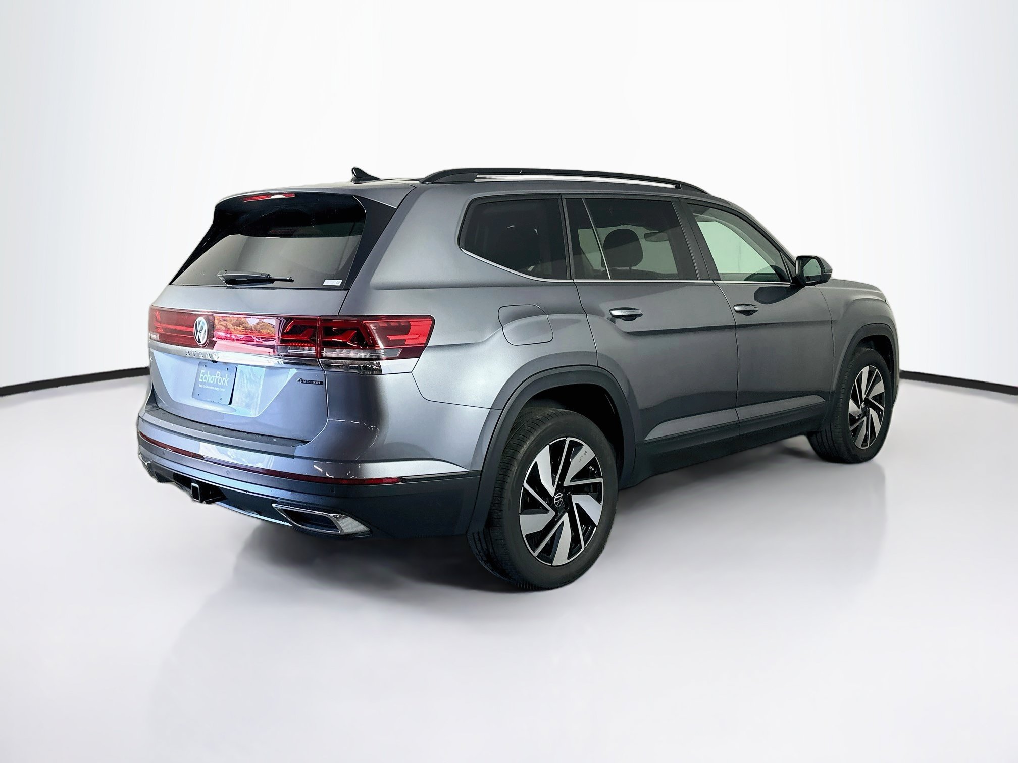 Used 2025 Volkswagen Atlas SE AWD/4WD image 9