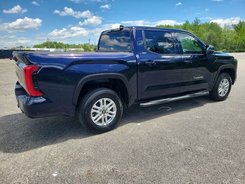 Used 2025 Toyota Tundra SR5 w/ SR5 Premium Package AWD/4WD image 5