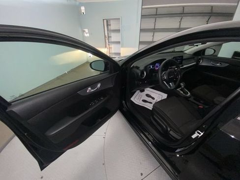 Used 2023 Kia Forte LXS FWD image 11