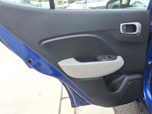 Used 2023 Hyundai Venue SEL FWD image 23