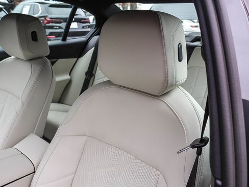 Used 2025 BMW i5 M60 image 25