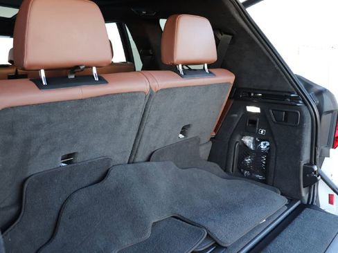 Used 2020 BMW X7 M50i w/ Cold Weather Package image 27