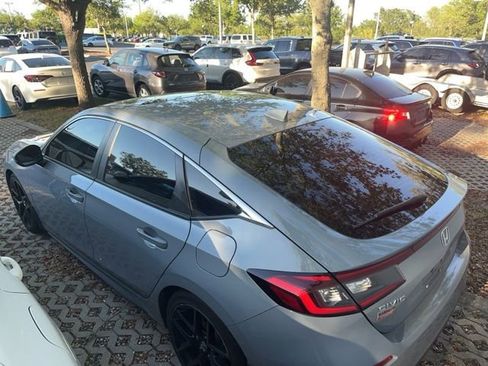 Used 2023 Honda Civic Sport Touring image 4