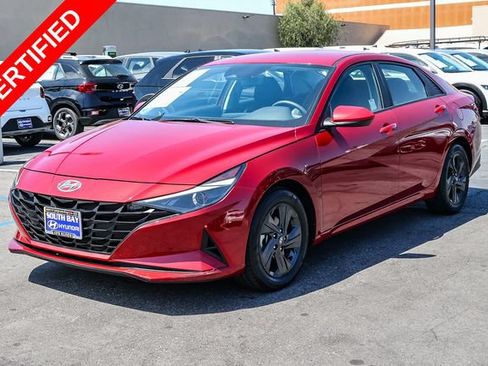 Certified 2022 Hyundai Elantra SEL FWD image 3