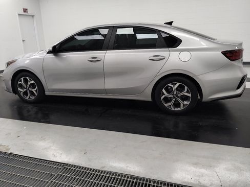 Used 2021 Kia Forte LXS FWD image 3