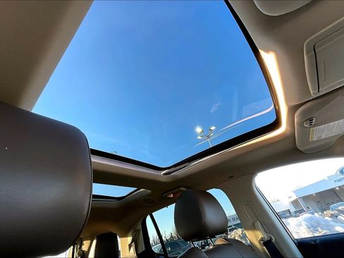 Used 2013 Lincoln MKT AWD image 22