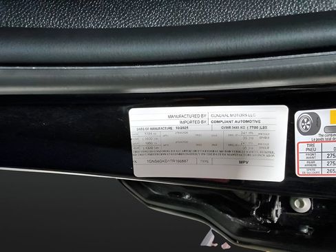 Used 2026 Chevrolet Suburban Z71 w/ Comfort Package AWD/4WD image 16