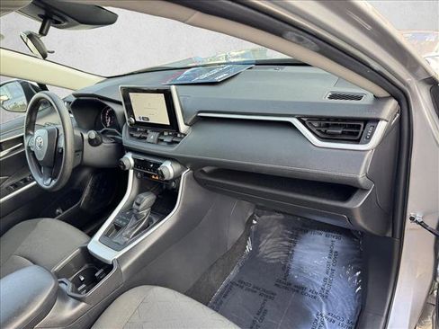Used 2025 Toyota RAV4 XLE AWD/4WD image 18